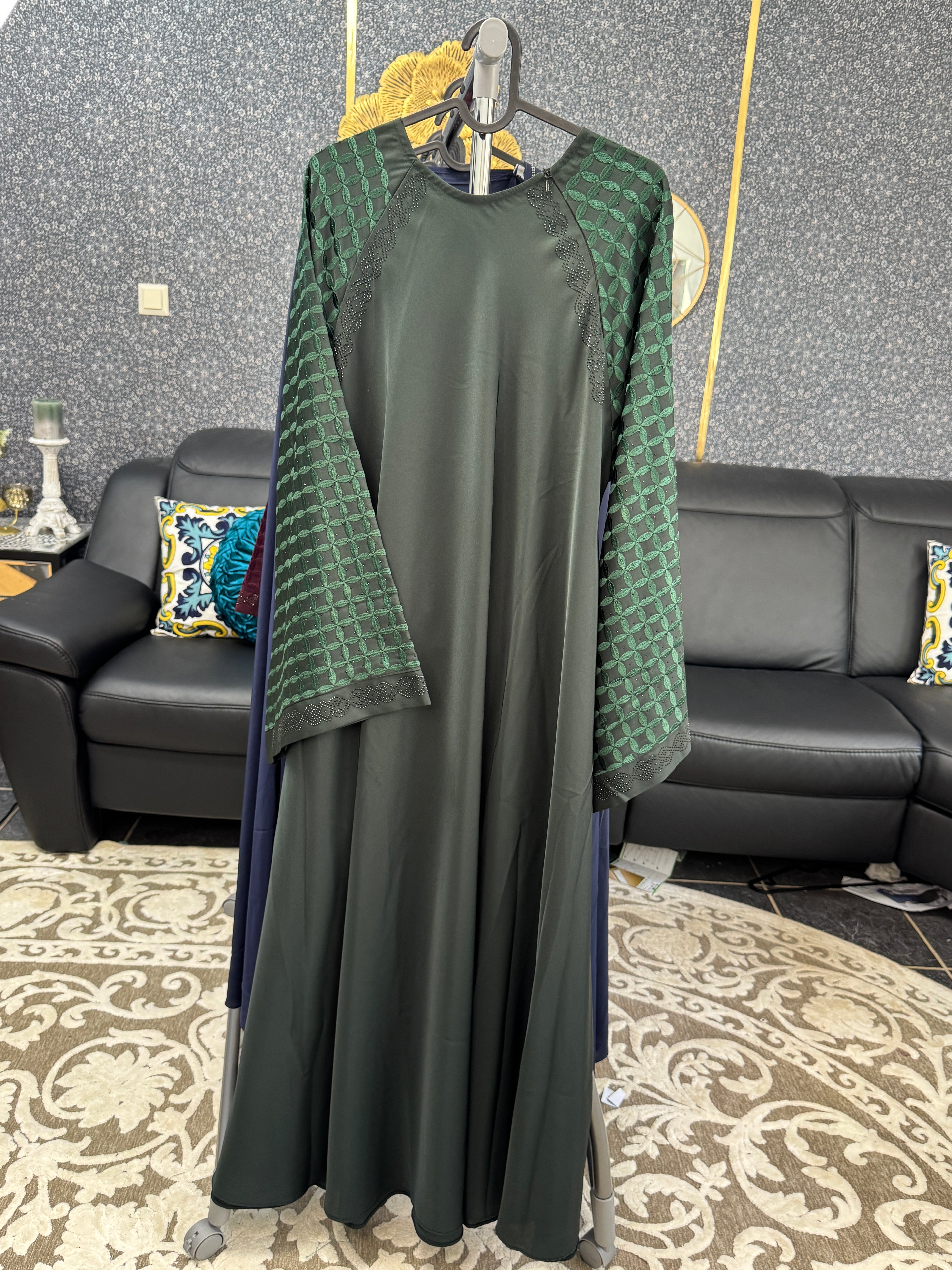 Bottle Green Embossed Geometric Lattice Pattern Abaya