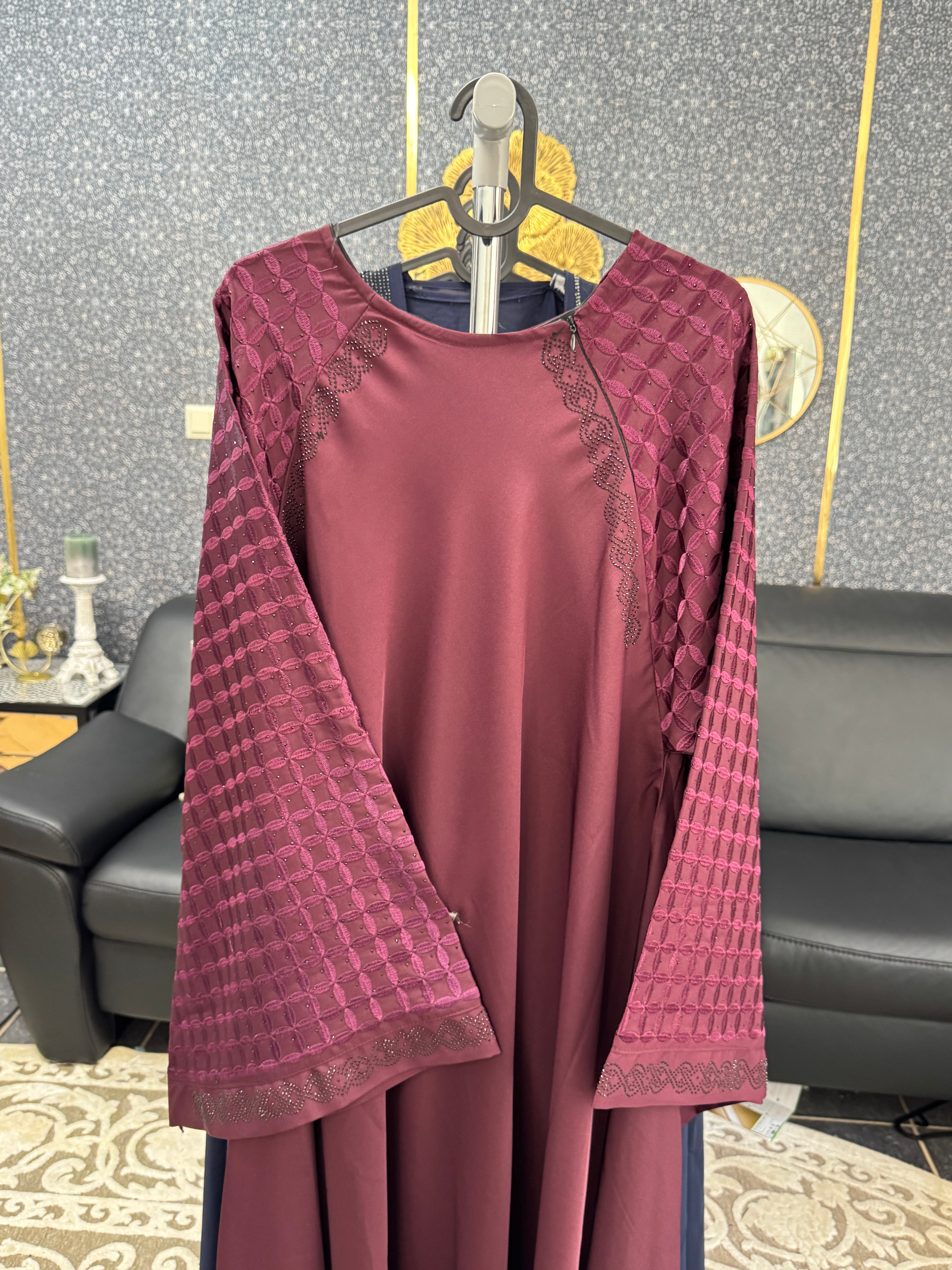 Maroon Embossed Geometric Lattice Pattern Abaya
