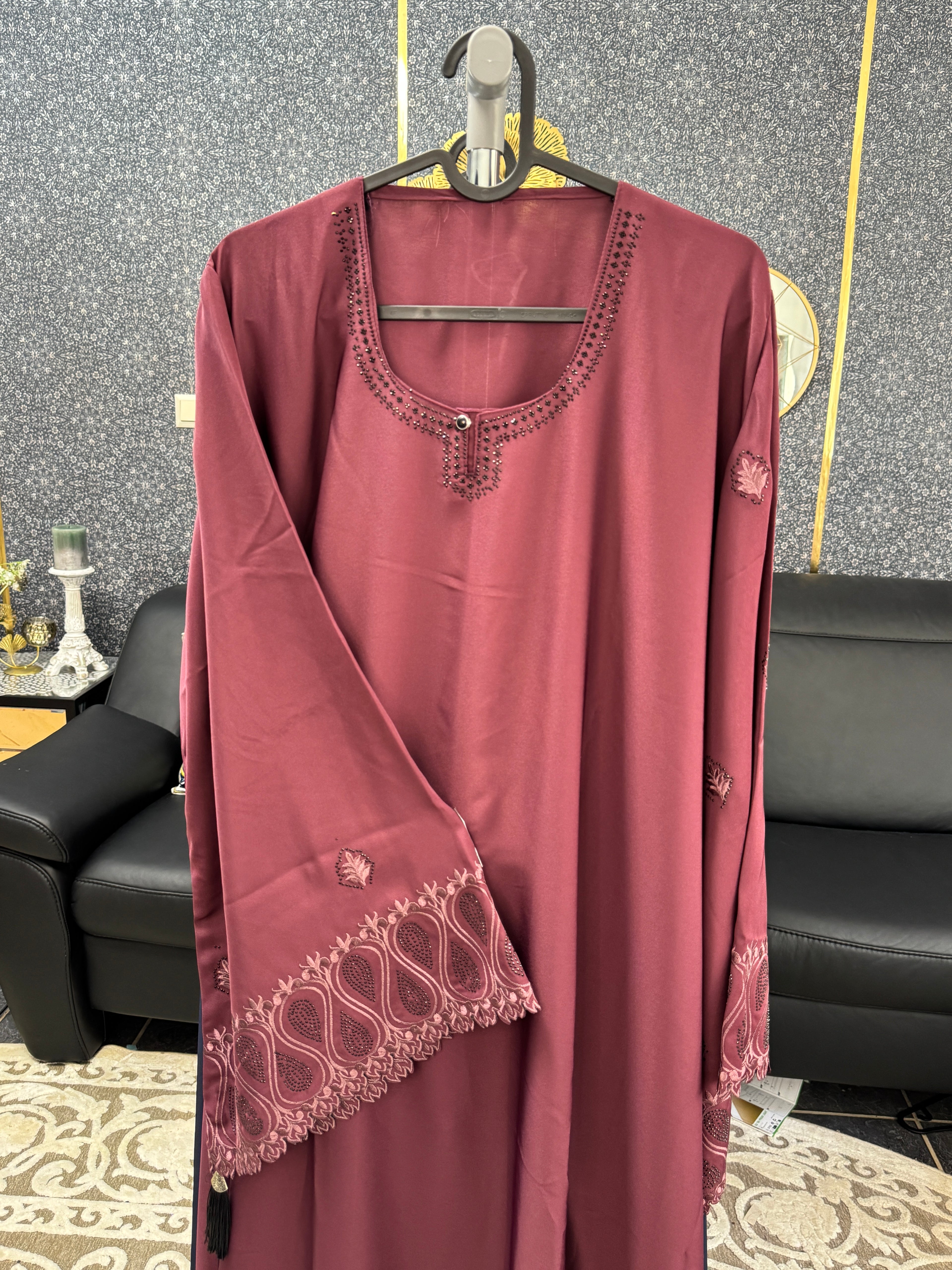 Maroon Paisley-Patterned Embroidery Abaya