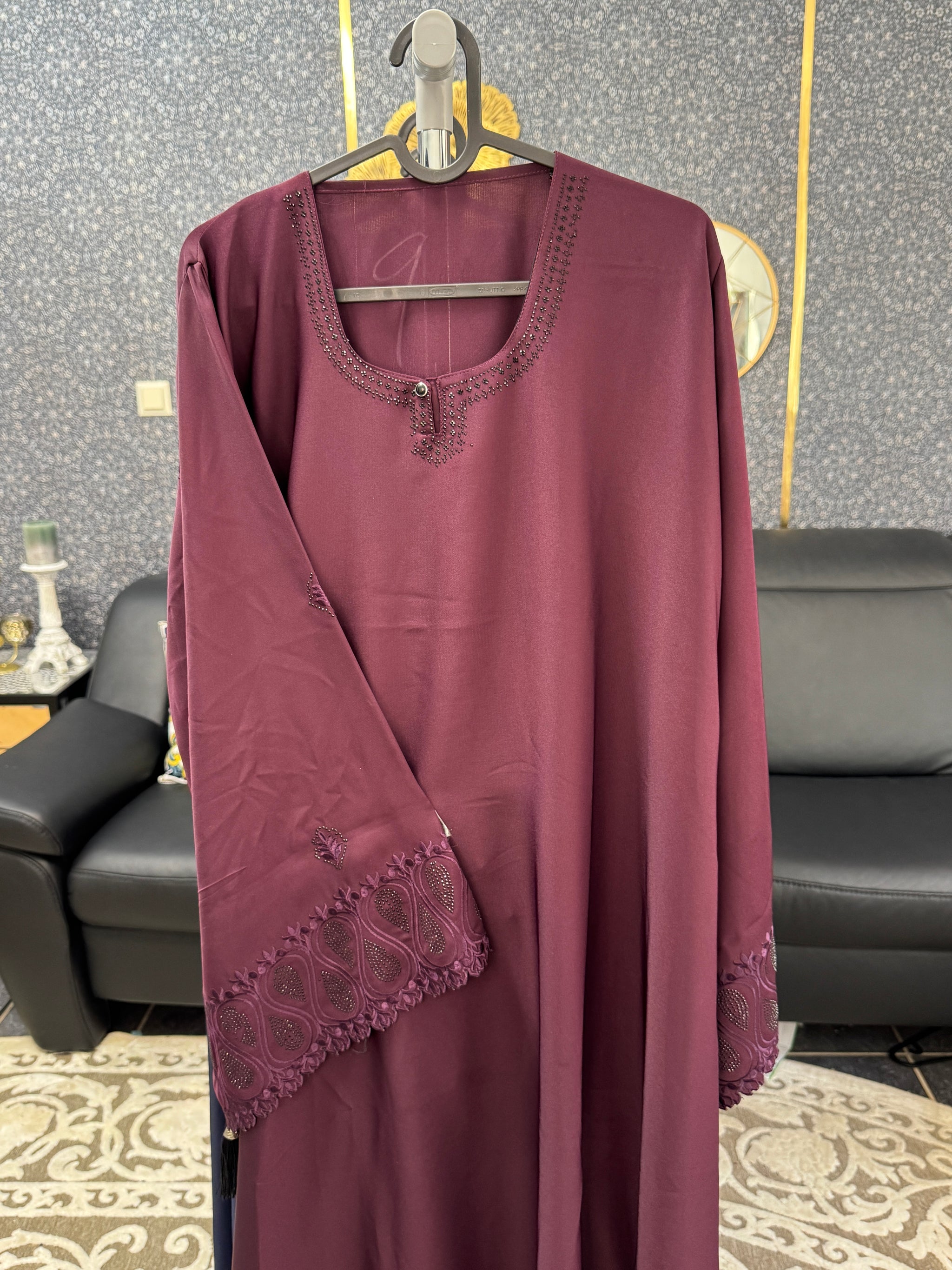 Maroon Paisley-Patterned Embroidery Abaya