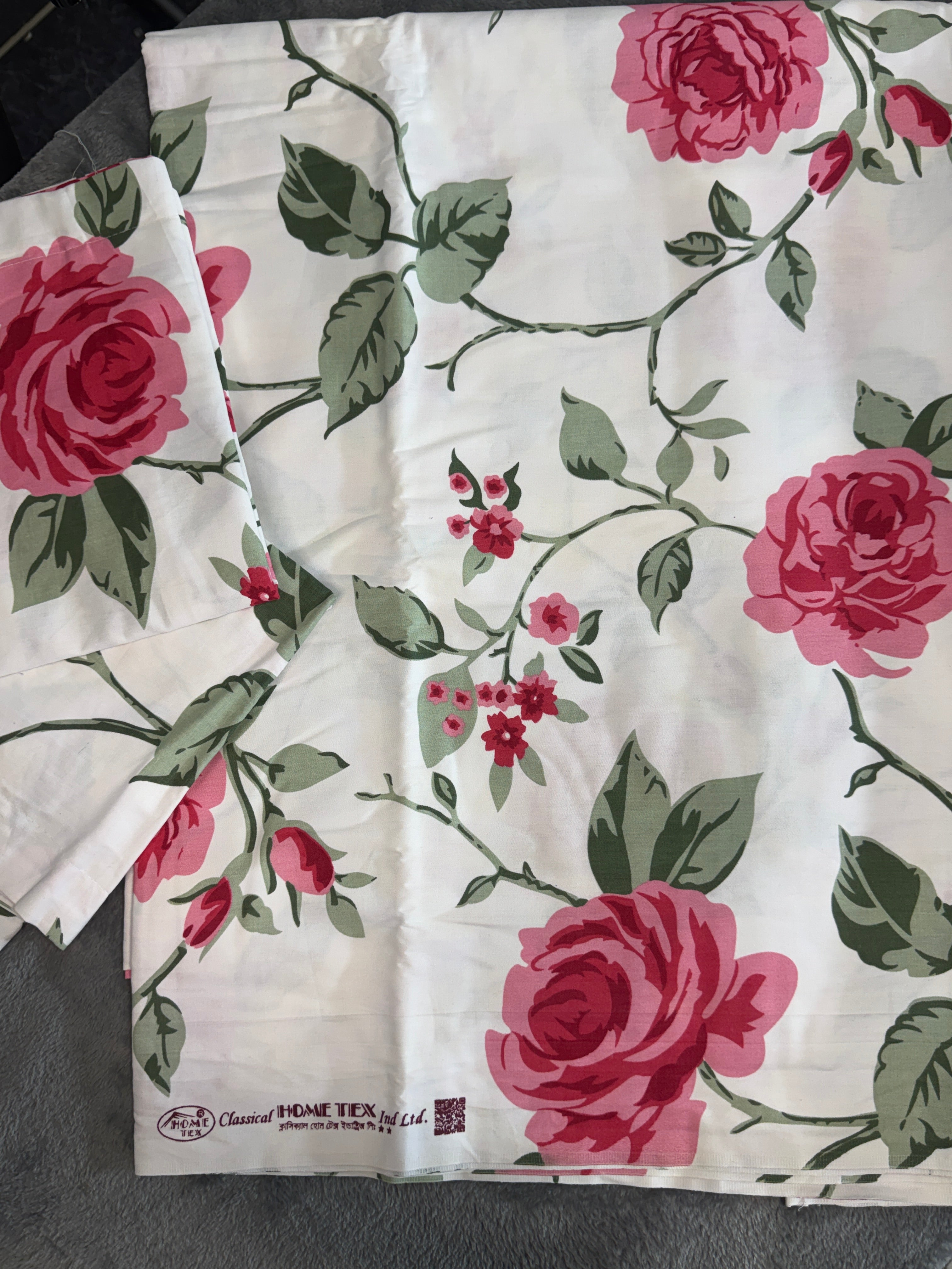 Home Tex Classical floral bedsheet and pillowcase set