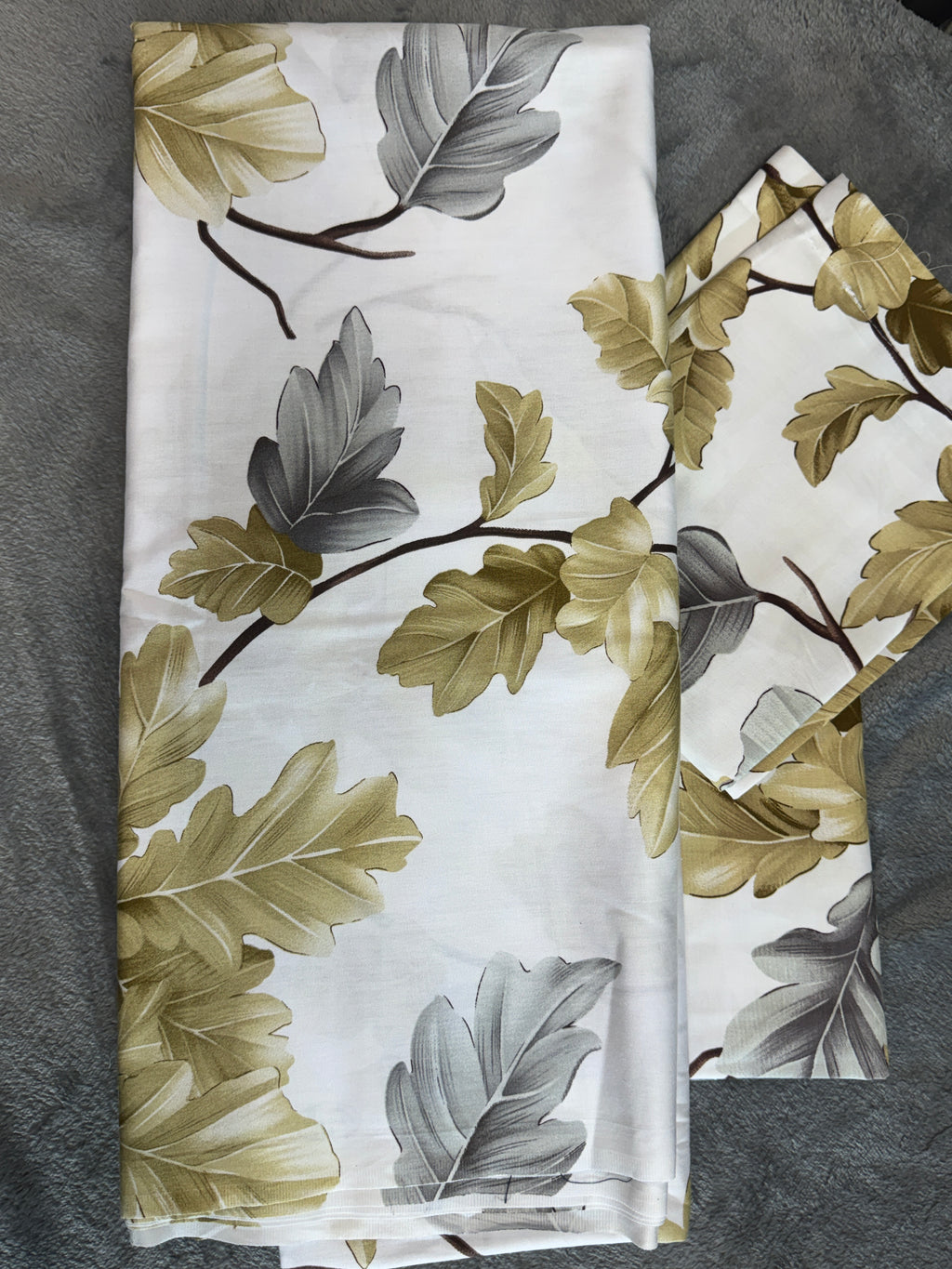 Home Tex Classical Botanical Leaf Print Bedsheet Set