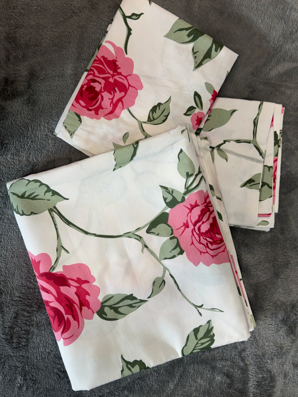 Home Tex Classical floral bedsheet and pillowcase set